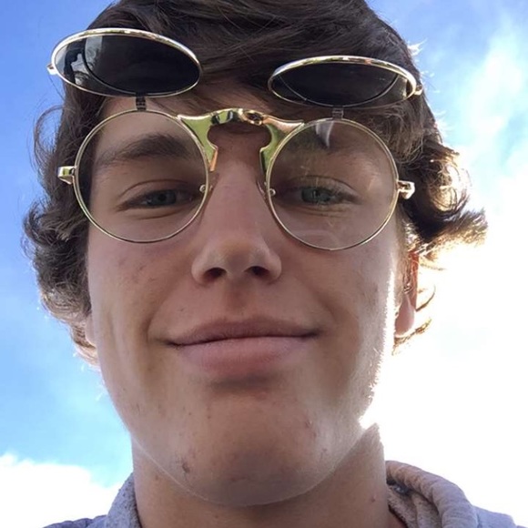 Meet your Posher, Tommy - Picture 1 of 1